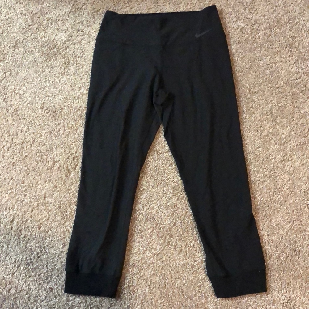 Nike Dri-Fit cropped leggings